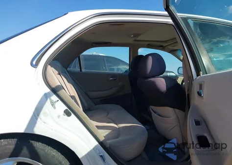 2000 Honda Accord 2.3 Lx from USA, damaged, VIN 1HGCG5646YA050182